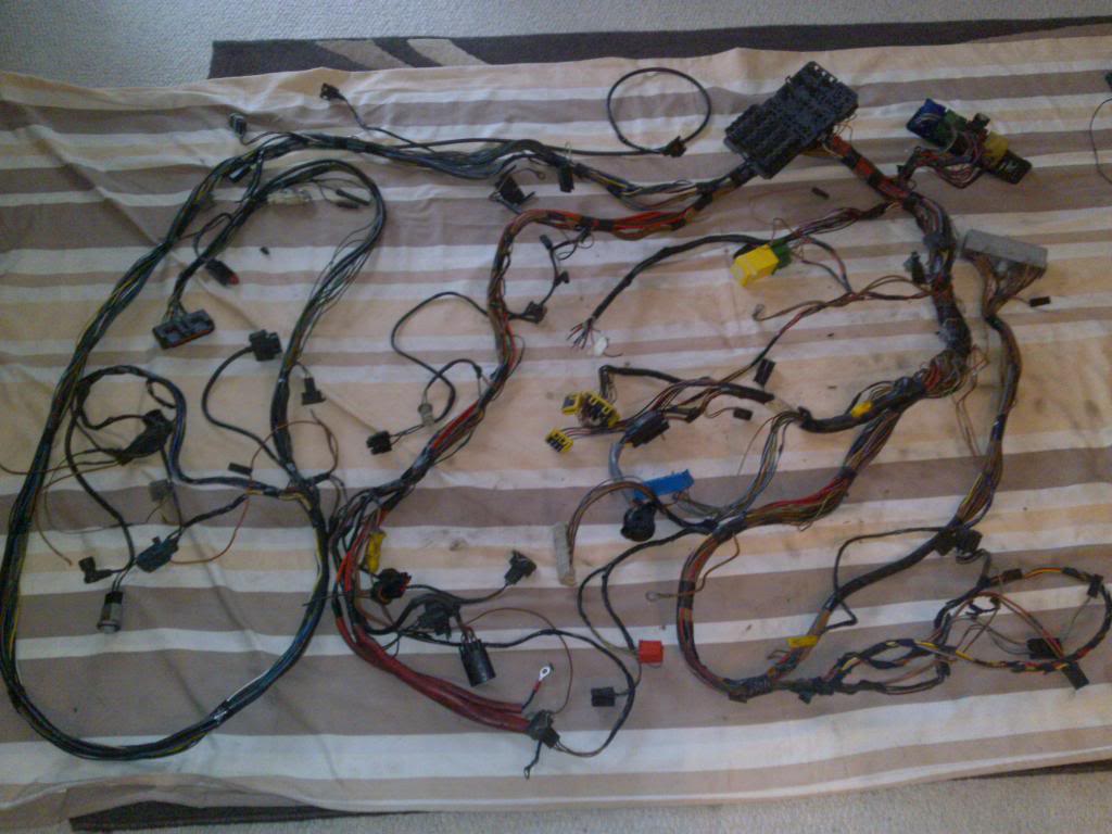 P2793 Greenhills Scalextric Ford Escort XR3i Engine & Full Wiring Loom Used 