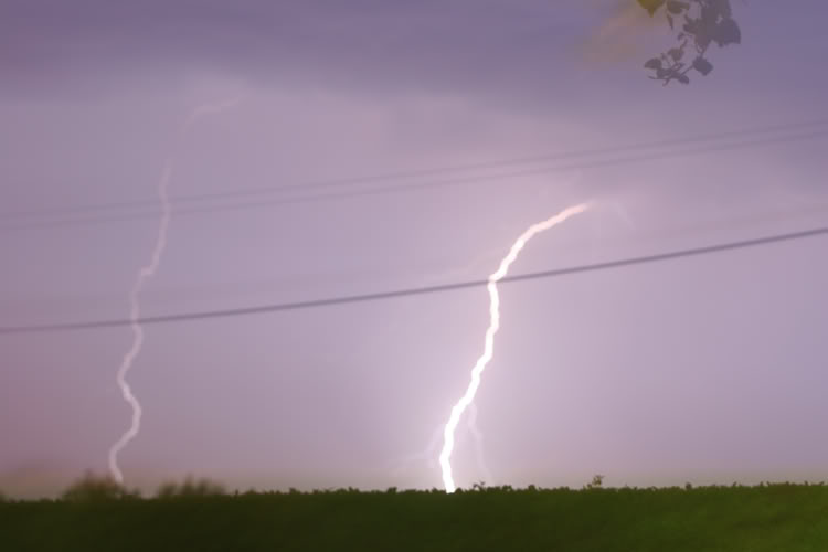 Name:  lightning0024_RJ1.jpg
Views: 40
Size:  21.0 KB